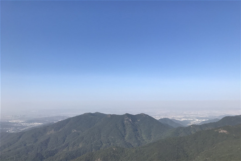 BTG company members held mountaineering activities on New Year's Day