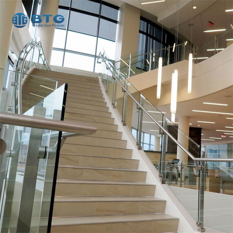 Stylish and Sturdy: Enhance Your Staircase with Handrails Glass