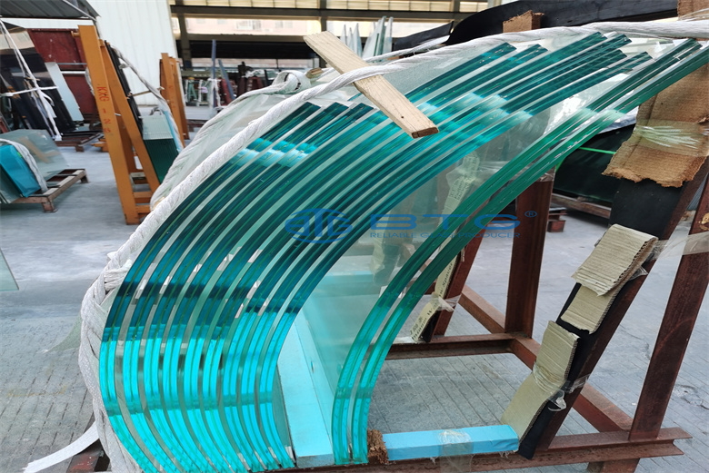 Curved Laminated Glass: The Ideal Combination of Safety and Aesthetics for Your Space