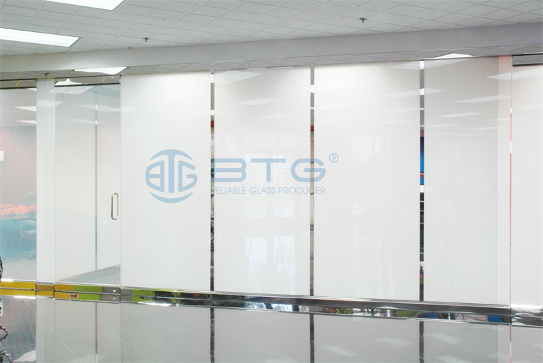 Smart Glass Solutions: Revolutionize Your Space with Dynamic Transparency and Control