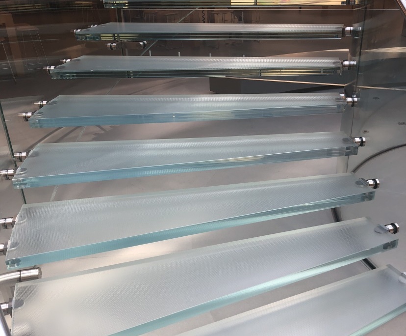 BTG clear tempered anti slip laminated glass stairs