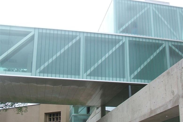 Novel architectural profile glass-U glass