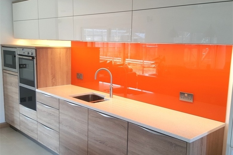 How to customize your glass kitchen splashbacks?