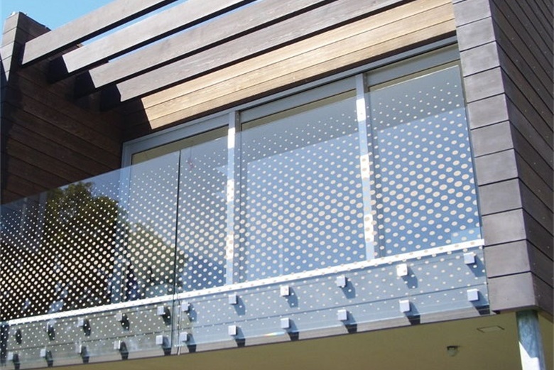 Tempered ceramic glass for railing