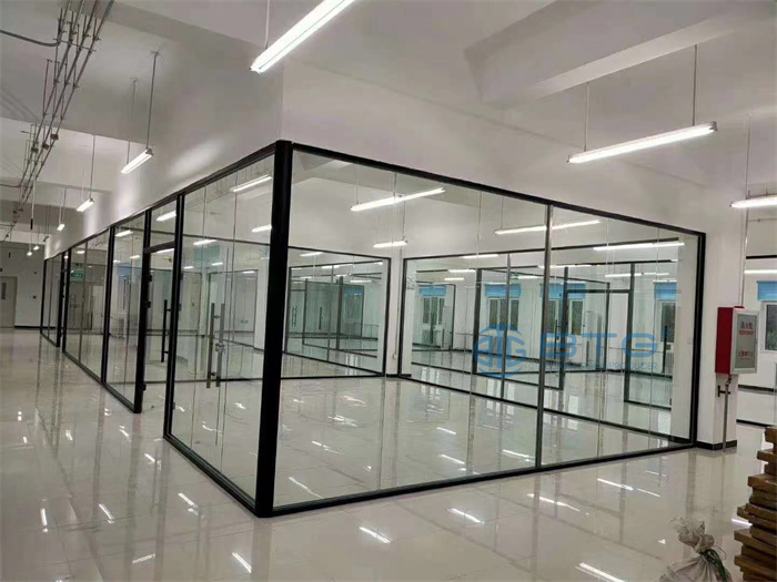 Why Partition Glass is the Ideal Choice for Commercial Space Division